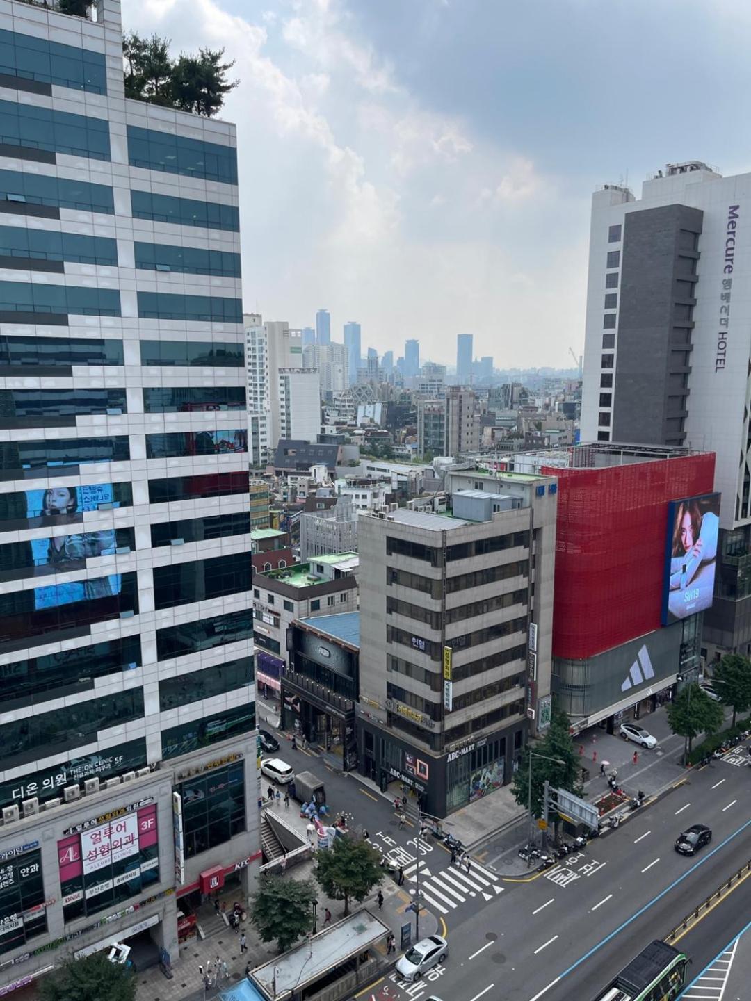 Hongdae Residence 3 - 1Min From Hongik Uni Station Exit #1 Seul Esterno foto